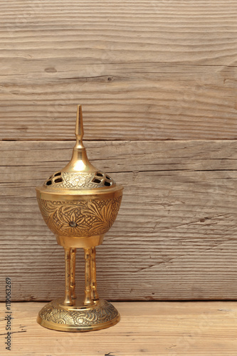 Canvas Print censer east