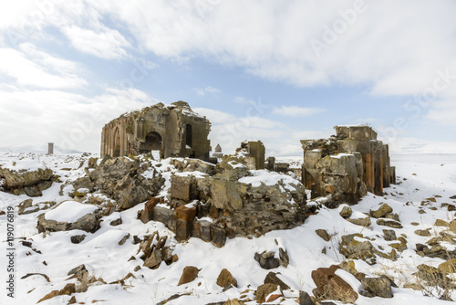 Kars'ta kış günü Ani harabeleri photo