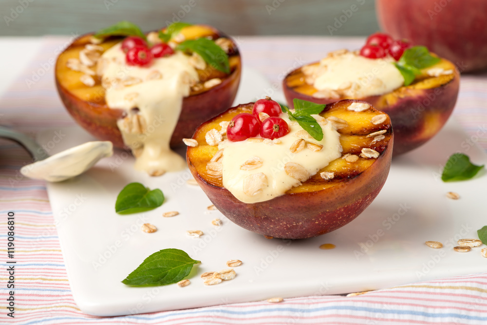 Grilled peaches dessert Grilled peaches dessert