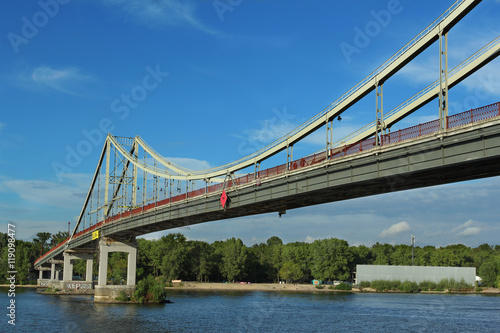 Trukhahiv bridge in Kiev © tverkhovynets