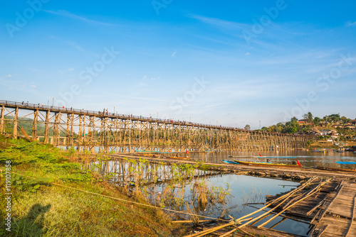 Fototapeta Naklejka Na Ścianę i Meble -  Wooden bridge (Mon Bridge) in Sangkhlaburi District, Kanchanabur