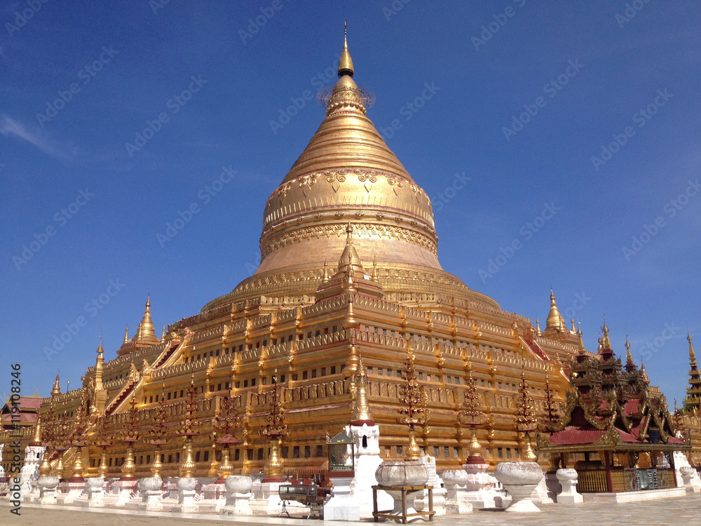 Shwezigon Pagoda in Nyaung-U, Bagan, Myanmar