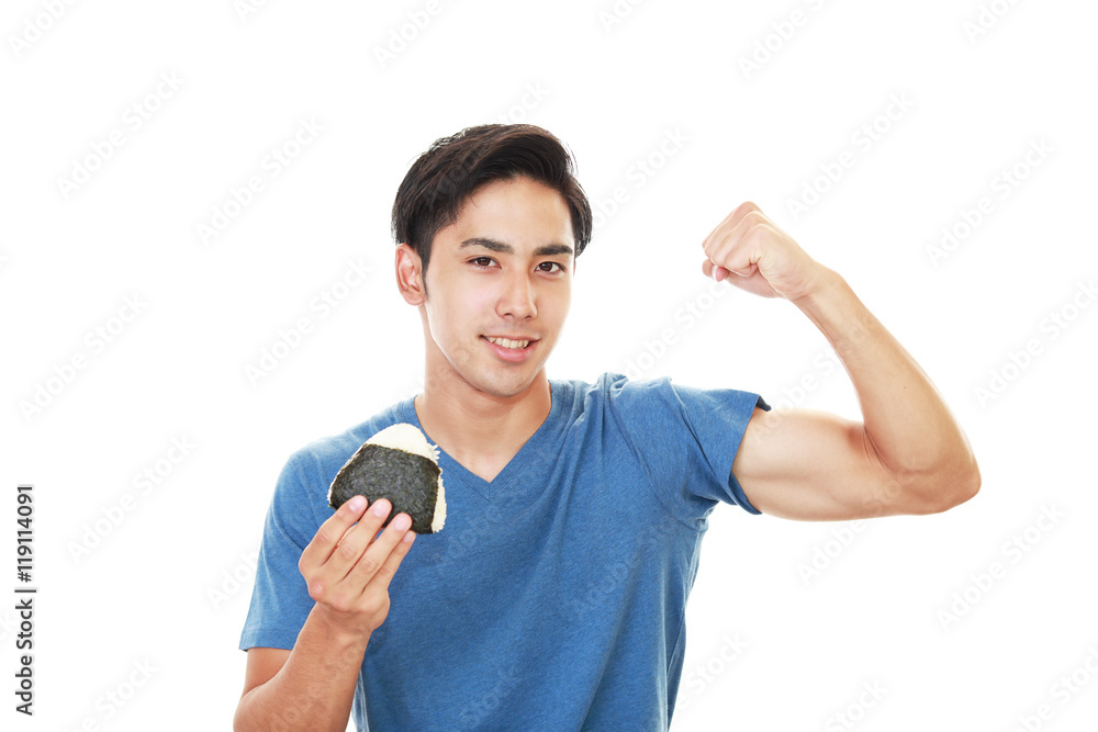 食事を楽しむ男性