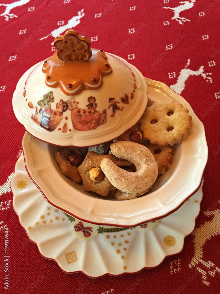 Homemade Austrian Christmas cookies, Vanillekipferl, linzer augen with jam,  lebkuchen, Walnussplatzchen in Ceramic bowl with lid Stock Photo | Adobe  Stock