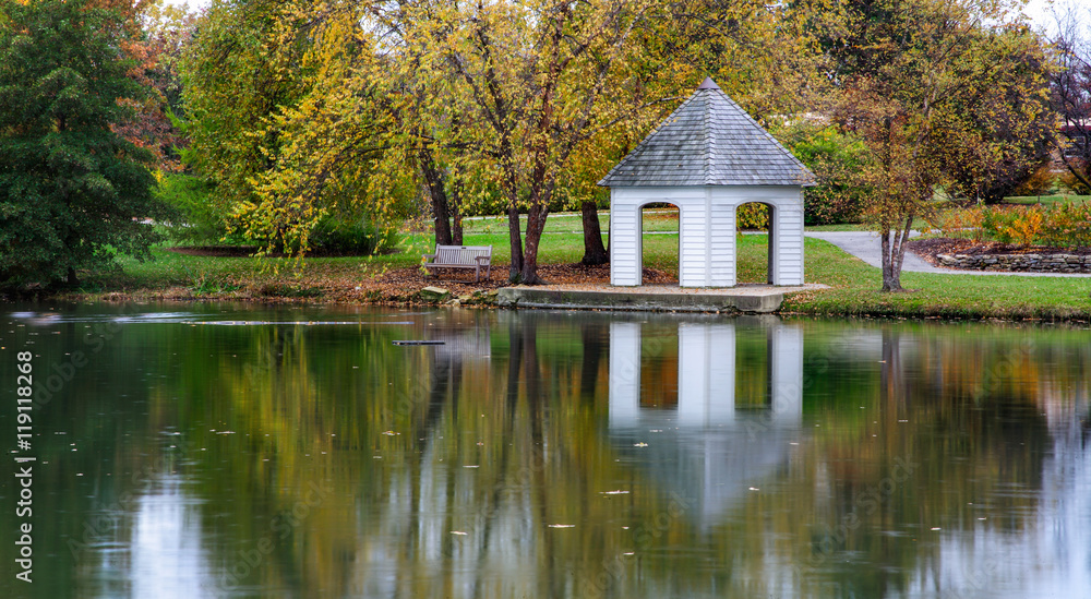 Obraz premium Gazebo And Pond