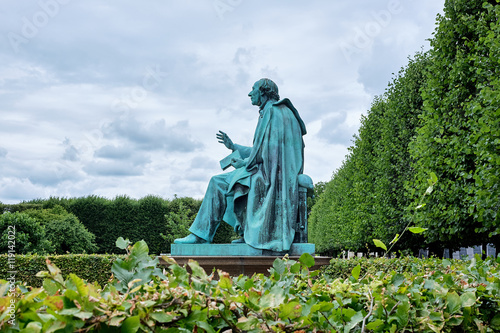Принти на полотні Side view of a bronze sculpture of the world famous danish fairy tale writer Han