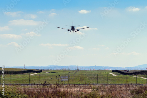 Airplane approach for landing