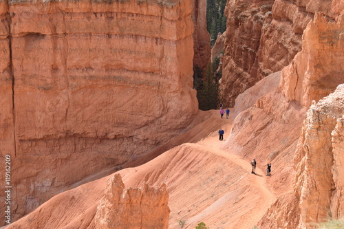 Ein wahres Wunder im roten Fels. Wandern durch den Bryce Canyon.