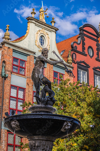 Obraz na płótnie Fountain of the Neptune in old town of Gdansk, Poland w salonie