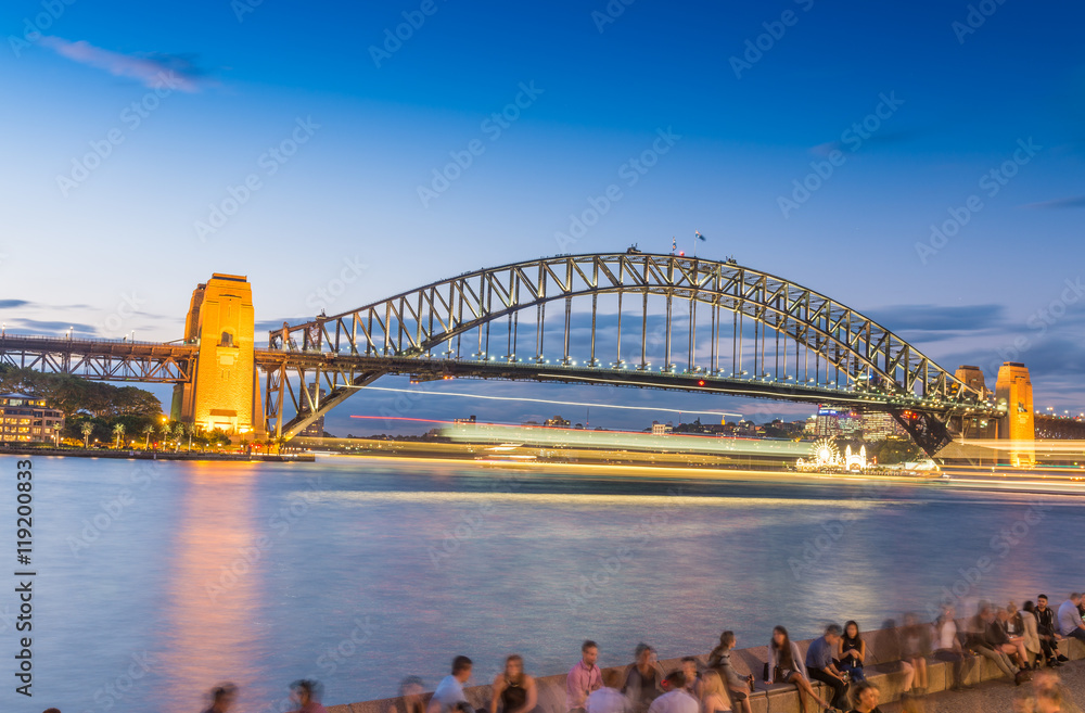 Naklejka premium SYDNEY - NOVEMBER 6, 2015: Skyline of Sydney Harbour. Sydney att