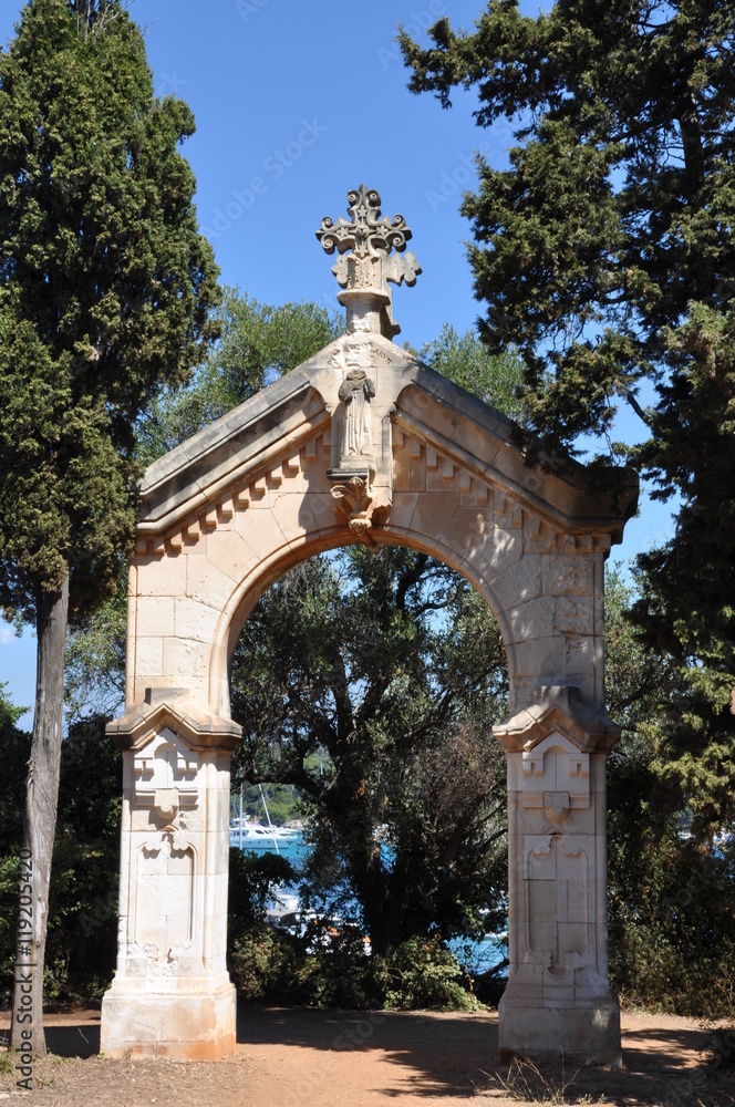 Lerins Islands Saint-Honorat, the chapel gate on the trail to the monastery