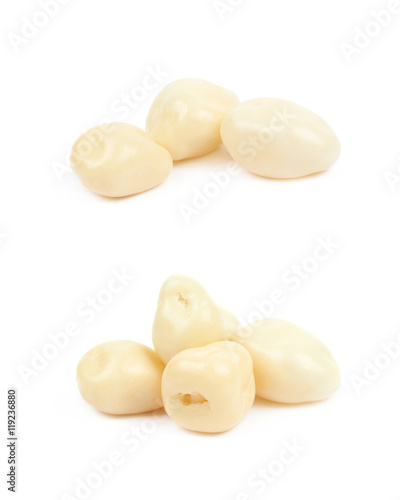 Fotografia White chocolate candy ball isolated