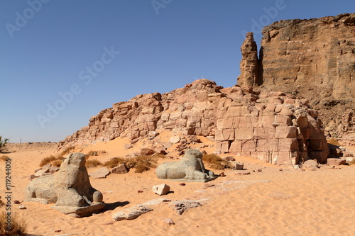 Die Tempel Ruinen am Jebel Barkal photo