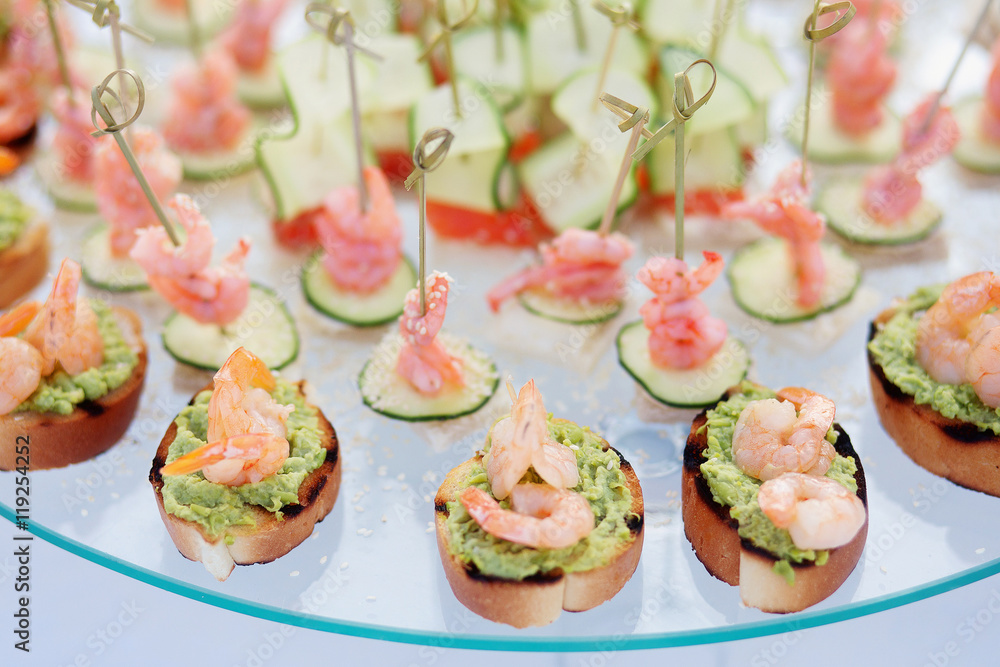 sandwiches with shrimp, cucumber and paste peas