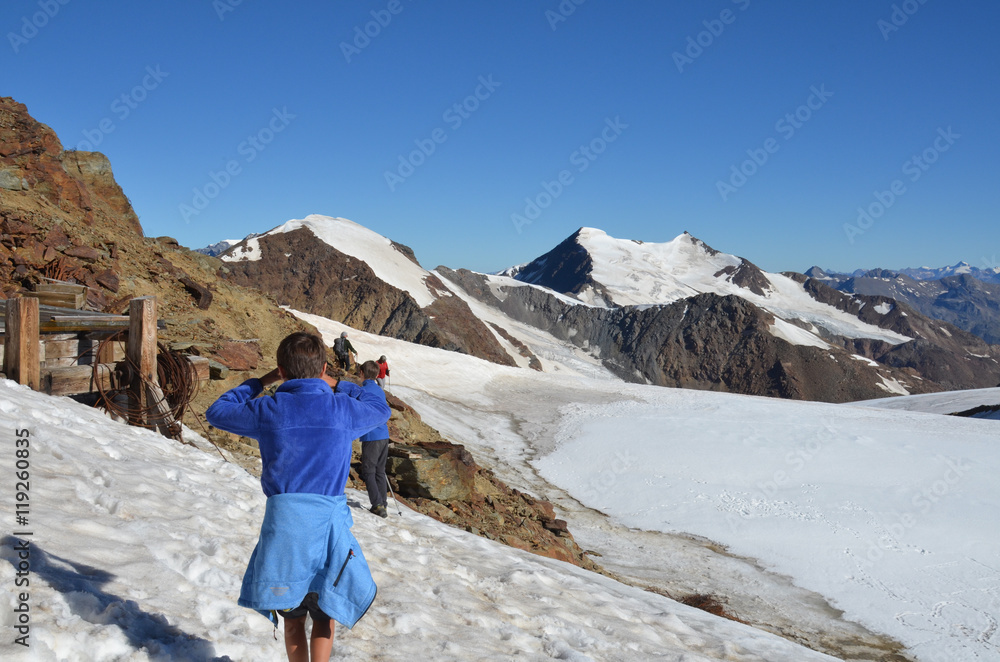 alta montagna cime ghiaccio escursione escursioni alpinista trekking