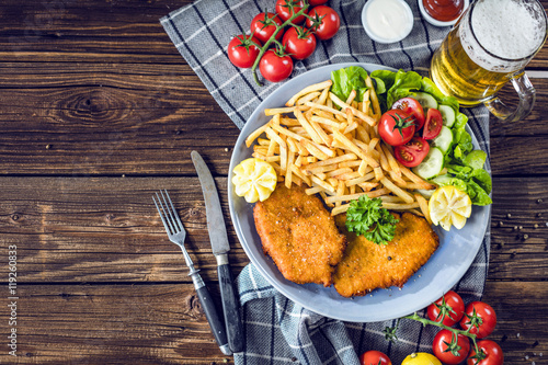 Fotografía Schnitzel mit Pommes