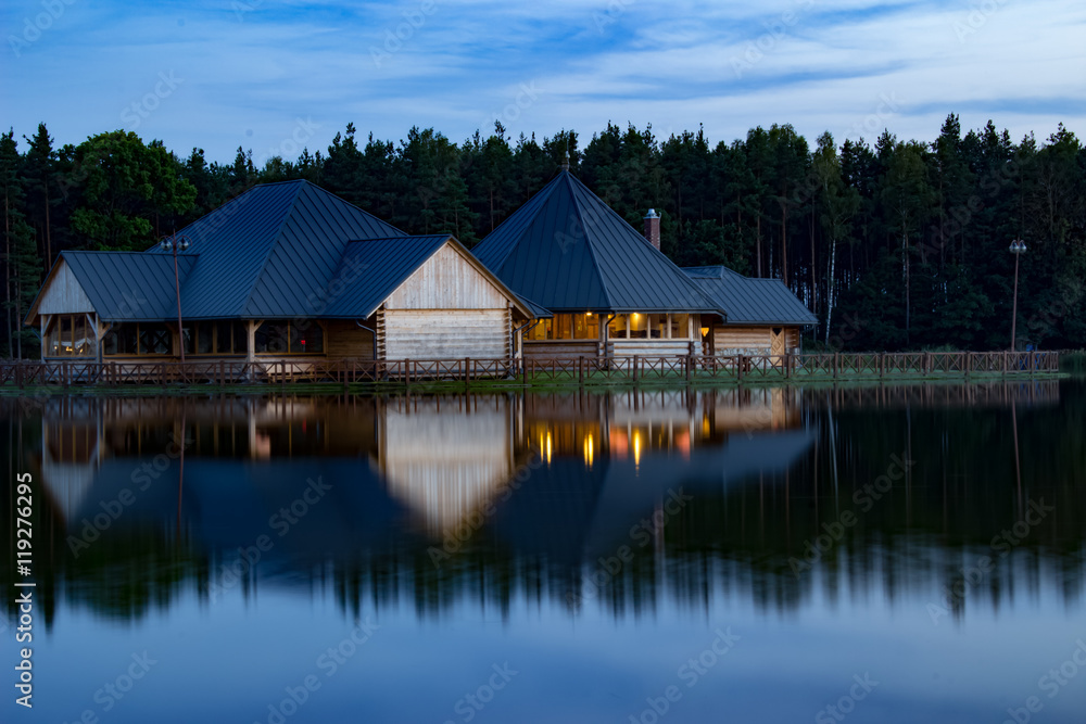 Fototapeta premium Dom na wodzie