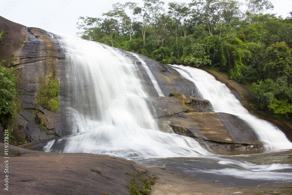 Obraz premium Beautiful waterfall in Thailand and nature background