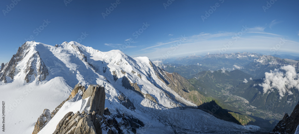 Fototapeta premium Mont Blanc and valley