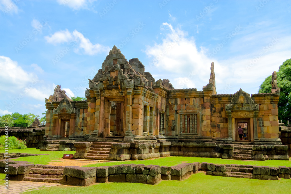 prasat Muang Tam is a Khmer temple in Prakhon Chai district, Bur