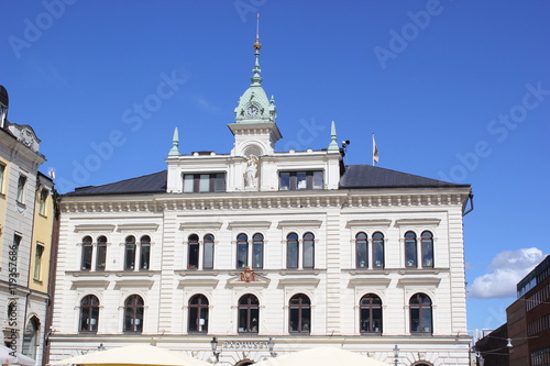 Die Fassade des Rathauses in der Altstadt von Uppsala  Schweden 