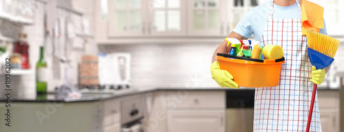Φωτογραφία Housemaid.