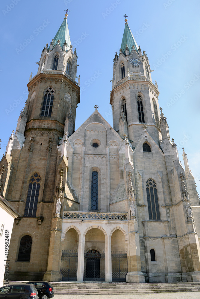Fototapeta premium Stiftskirche Klosterneuburg an der Donau