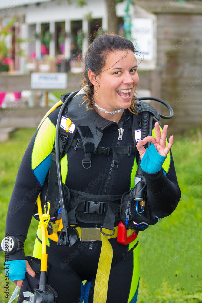scuba diving course Europe, girl diving instruction diving school scuba diving course Europe, girl diving instruction diving school