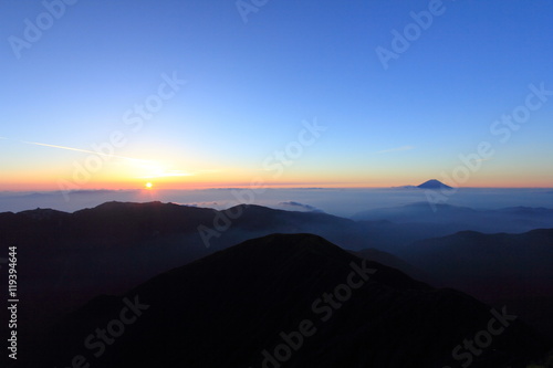 南アルプス北岳での夜明け