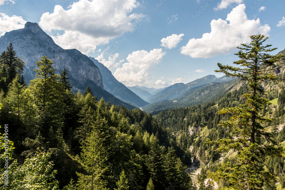 Obraz premium Grosser Ahornboden in the heart of the Karwendel mountains Austria