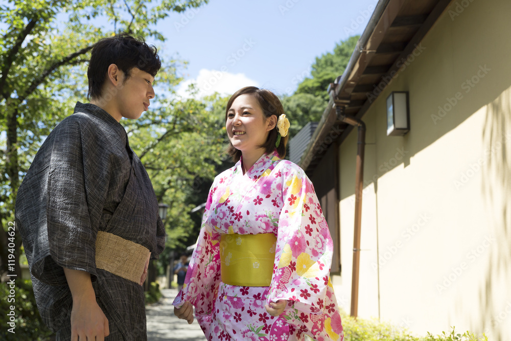 浴衣 着物 男女 カップル ポートレート 上半身 緑 屋外 外 向き合って笑顔 Stock 写真 Adobe Stock 浴衣 着物 男女 カップル ポートレート 上半身 緑 屋外 外 向き合って笑顔 Stock 写真 Adobe Stock