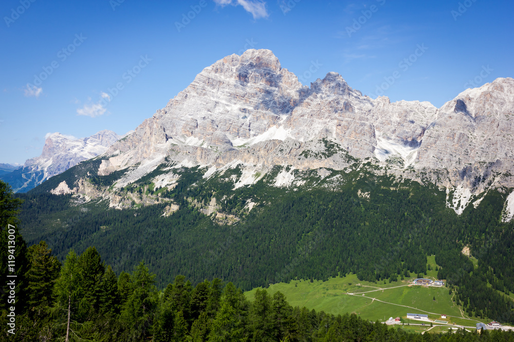 Obraz premium Mountain Trails Three Peaks Lavaredo
