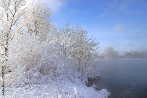 Frosty morning on the river
