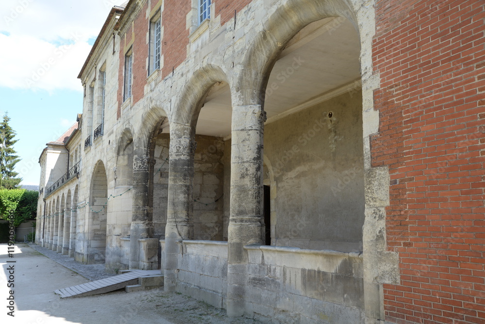Fototapeta premium Nebengebäude der Kathedrale in Meaux