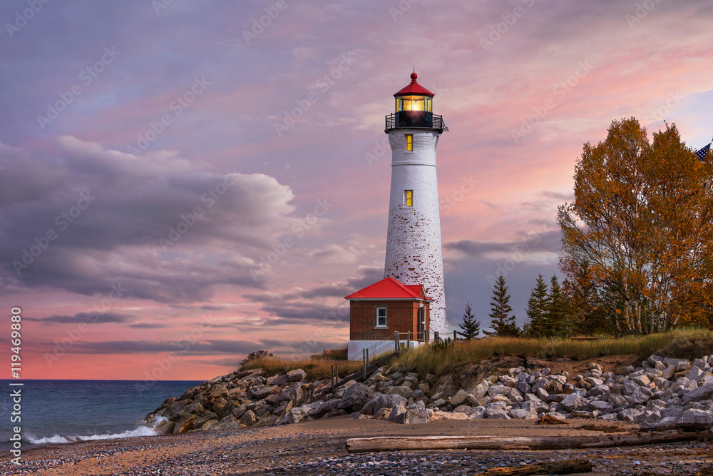 Obraz premium Sunset at the Crisp Point Lighthouse