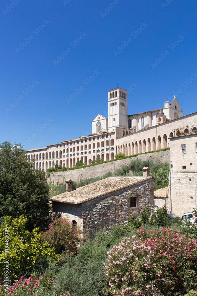 Panoramica sulla Basilica di San Francesco ad Assisi