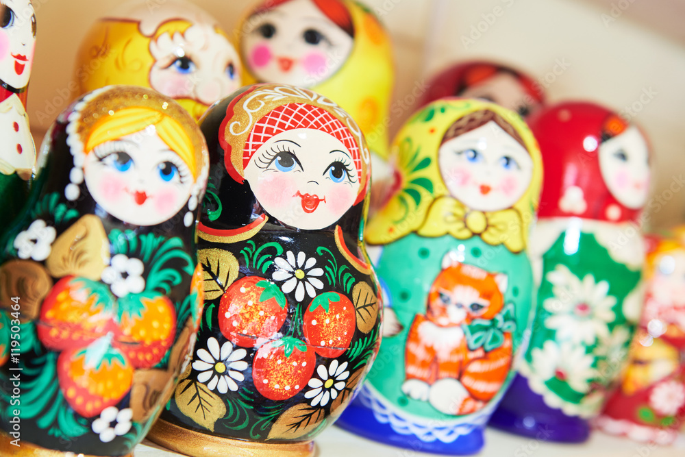 traditional russian wooden nesting dolls