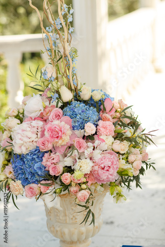 Wedding flowers bouquet decotation photo