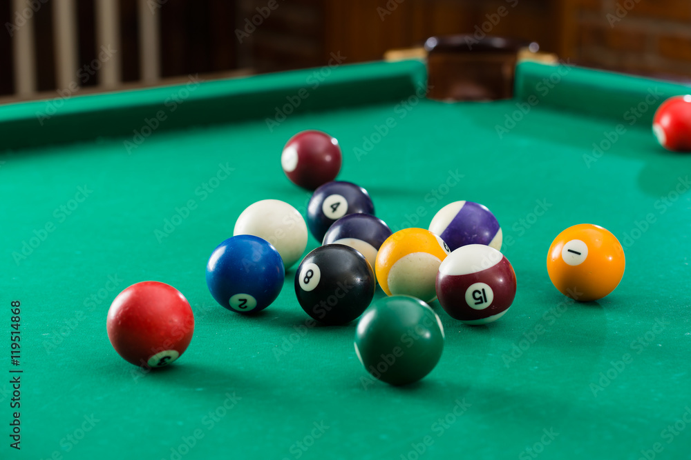 Billiard balls on green table with billiard cue, Snooker, Pool g Billiard balls on green table with billiard cue, Snooker, Pool g