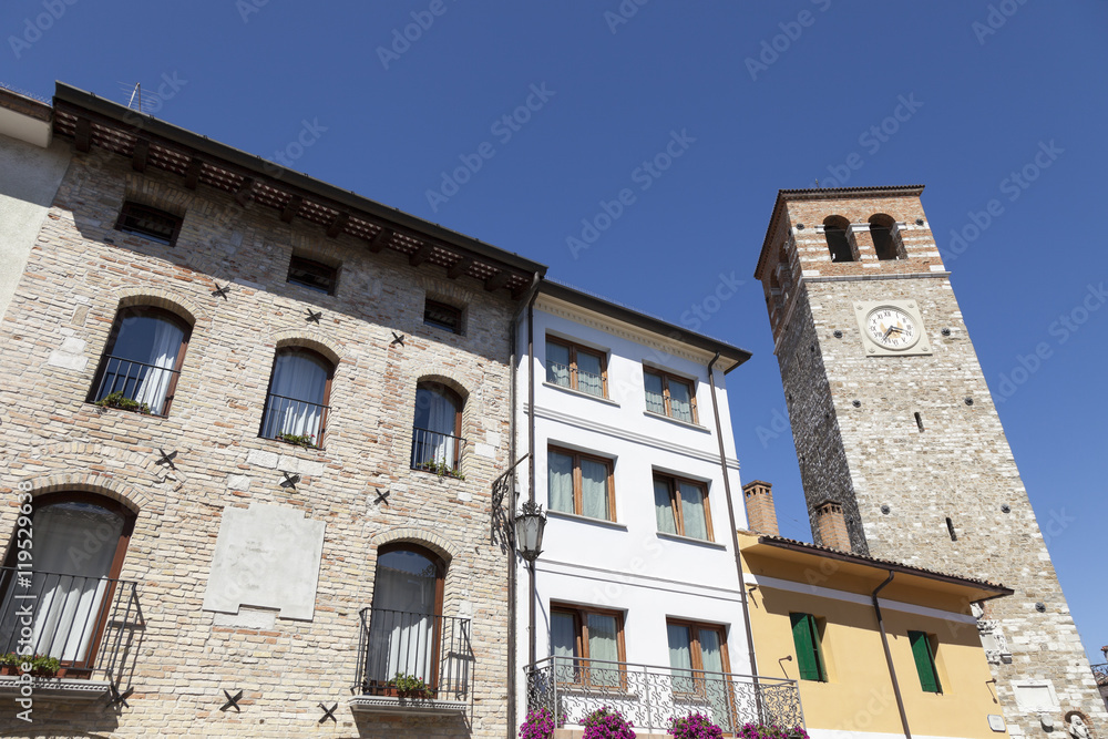 Torre millenaria e case in pietra, Marano Lagunare