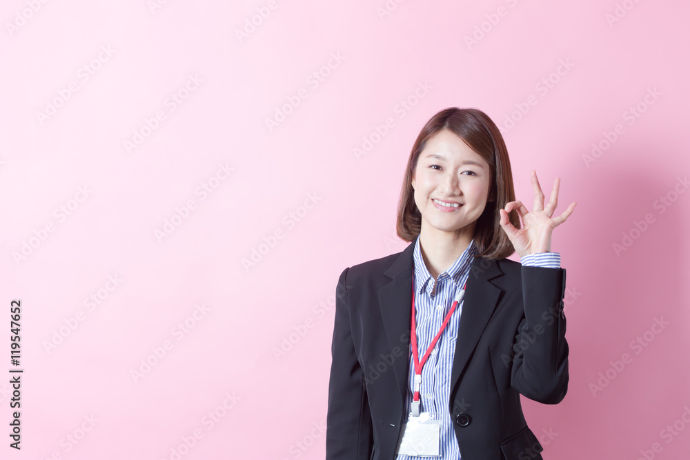 女性ビジネスポートレート・ピンクバック 女性ビジネスポートレート・ピンクバック