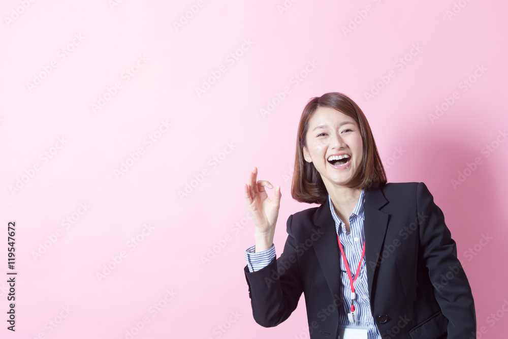 女性ビジネスポートレート・ピンクバック 女性ビジネスポートレート・ピンクバック