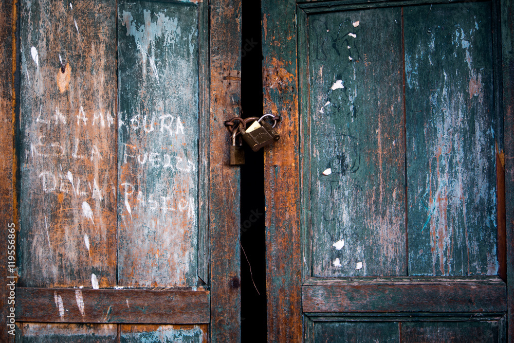 Puerta antigua Puerta antigua