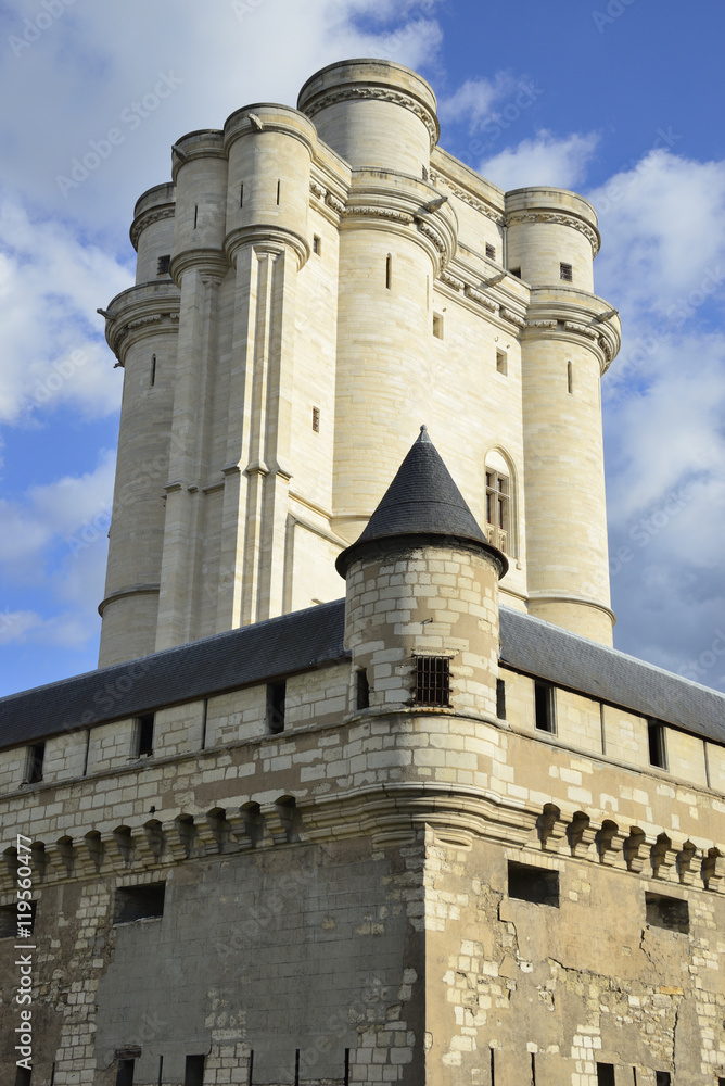 Donjon du château de Vincennes à Paris – Keep of Vincennes castle in Paris, France