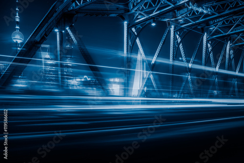Obraz na plátne Night view of the Waibaidu Bridge in blue tone
