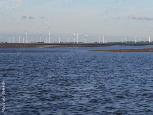Wiindpark am Meer