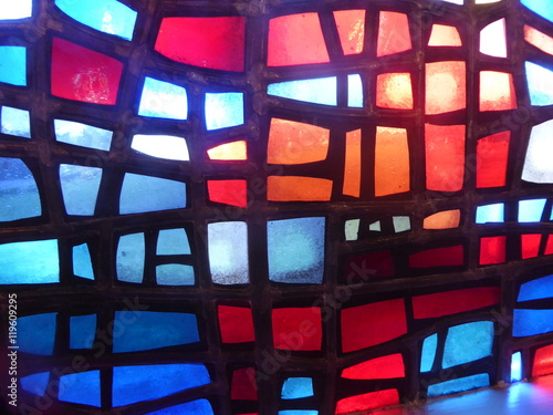 Wallpaper Mural Vitrail contemporain coloré. Torontodigital.ca