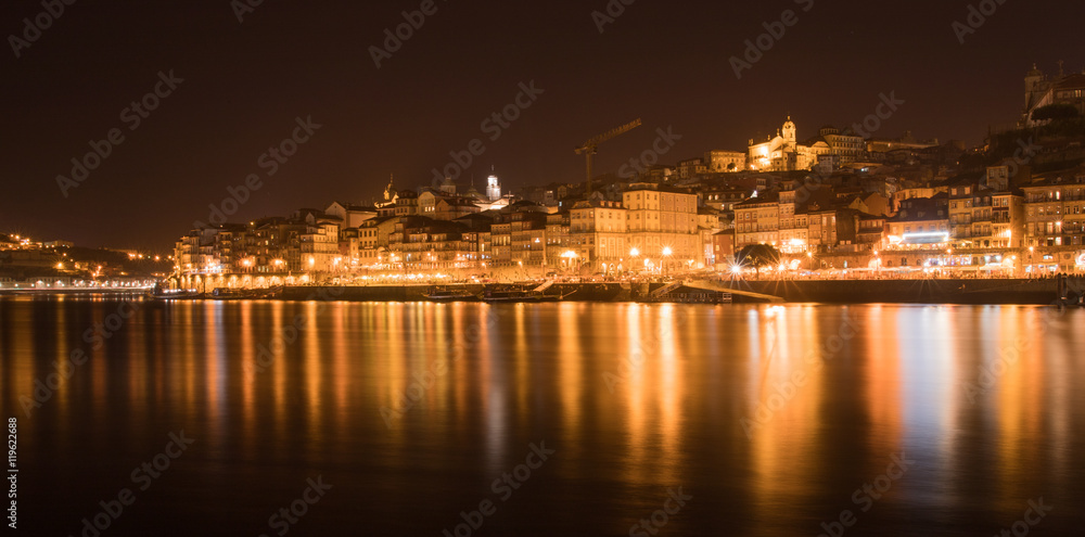 Night view in Porto, Portugal ポルトガルの夜景