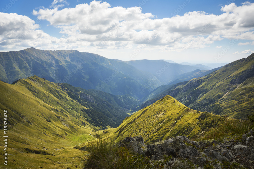Fototapeta premium Mountain valley in Fagaras Carpathian Mountains