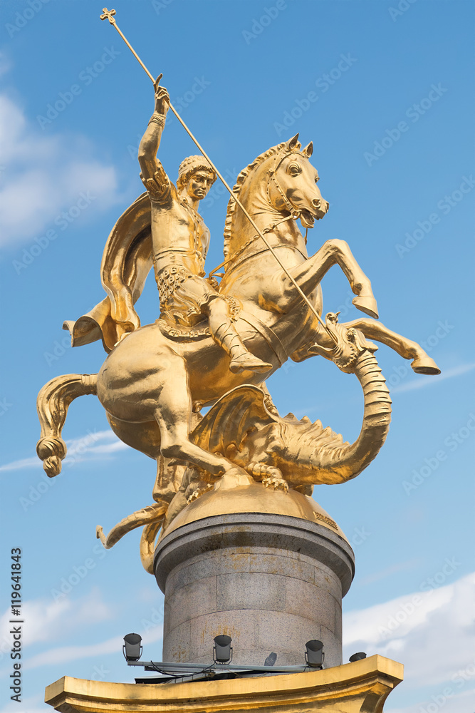 Fototapeta premium Tbilisi, Golden Monument of St. George killing the dragon on Fre